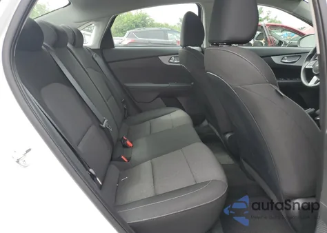 2023 Kia Forte Lx z USA, uszkodzony, nr VIN 3KPF24AD9PE690720